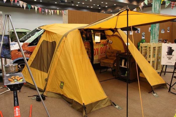 ロゴス18秋冬展示会に潜入 話題の エアフレーム モデルから最新防寒グッズまで キャンプ アウトドア情報メディアhinata