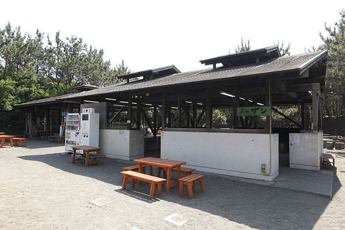 茅ヶ崎市柳島キャンプ場のバーベキューコーナー