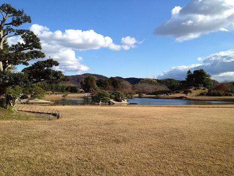 後楽園河川敷