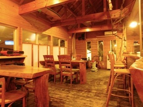 River side village LoaのCafe&Barの店内