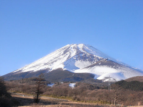 雪のかぶった富士山