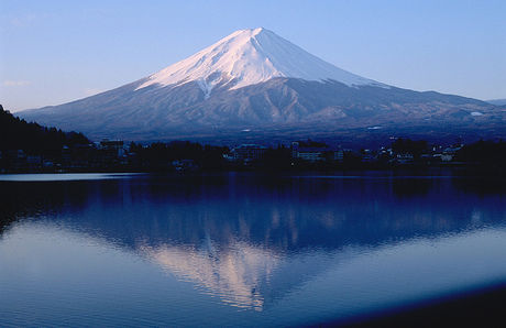 湖に映る富士山