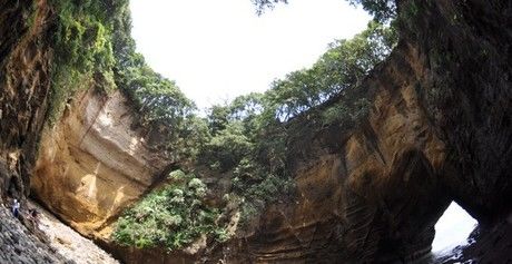 竜宮窟