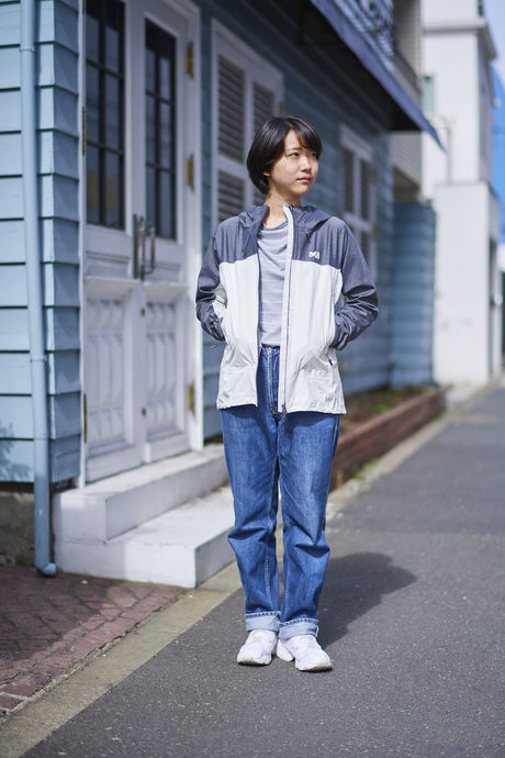 ミレーのジャケットを着た女性