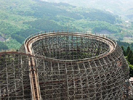 城島高原パークの木製コースター ジュピター