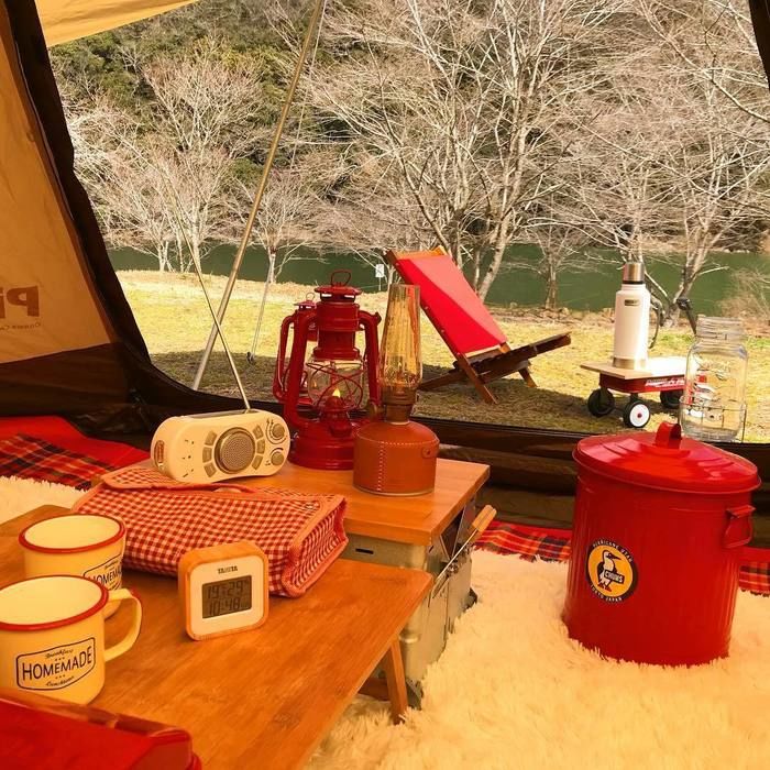 テント内に置かれたダルトン ミニガベージカン
