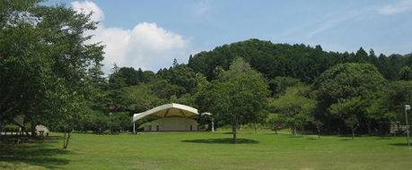 内浦山県民の森の中央芝生広場