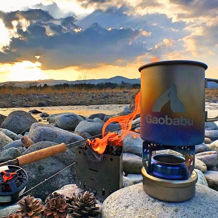 チタン製のアルコールストーブ・マグカップ・五徳