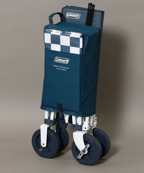 コンパクトに折りたたまれたコールマンのアウトドアワゴンテーブル