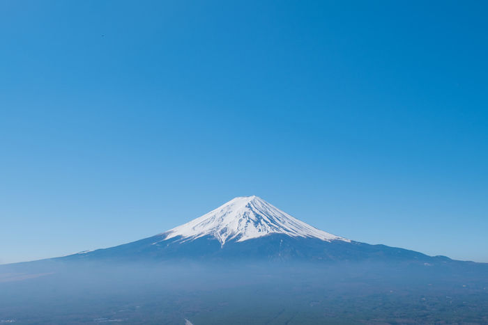 雪が積もった富士山の写真