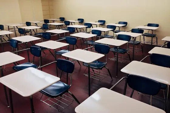 学校法人M&Aとは？事業会社の買収との違いと承継方法（理事交代・分離・合併）、注意点を解説