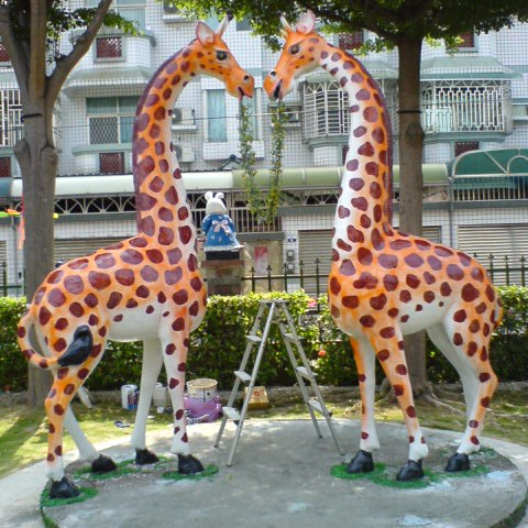 尚邑數位影像輸出 - 玻璃纖維長頸鹿造型 