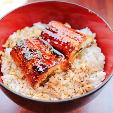 芯小天的藍色天空 - 路邊平價的鰻魚飯也能這麼好吃