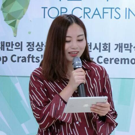 杜佩瑀 - 記者會主持