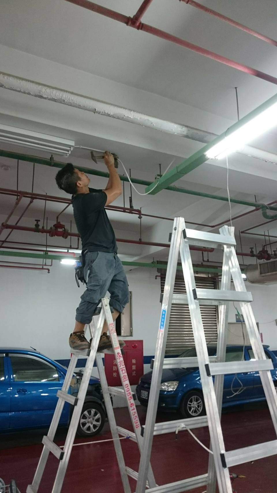 王裕夫 - 日光燈安裝