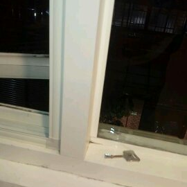 蘋果達人清潔社 - 窗戶除矽膠後