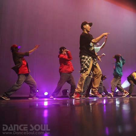 Shawn - 經過百人甄選，於2012年參加dancesoul舞魂成果展表演。