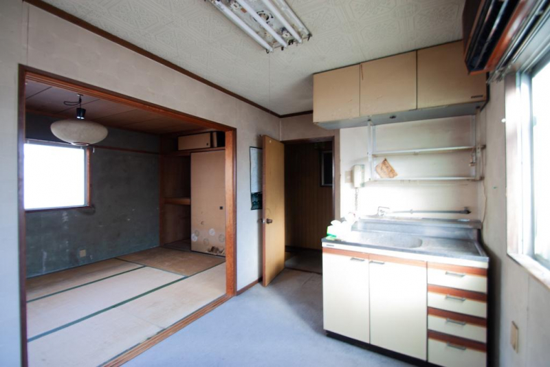 神戸市須磨区前池町 90.5平米 18万円 (税込)