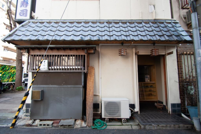 神戸市須磨区前池町 90.5平米 18万円 (税込)