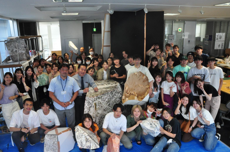 【愛知県長久手市】部屋の中に巨石がゴロゴロ。不思議な空間でショートフィルムを観ませんか?