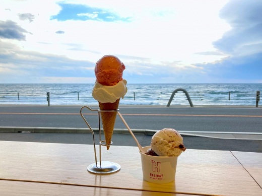 real local 湘南鎌倉市七里ガ浜で海を見ながらアイスクリームを