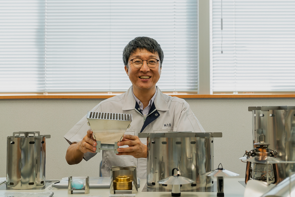 【北九州】軽くて薄くて小さくて実用的! ものづくりのまち北九州生まれのキャンプギアメーカーを訪ねて/アウトドア用品ブランドCGK・竹口勇介さん