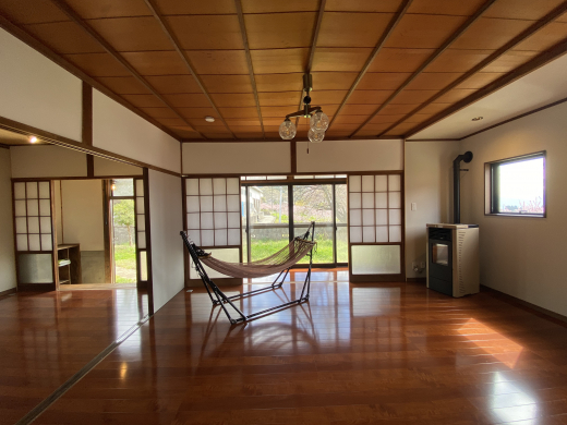 【RENT】「桃畑と南アルプスを望むペレットストーブのある小さな平屋」建物54.59㎡/土地384㎡（山梨県甲州市塩山上萩原）
