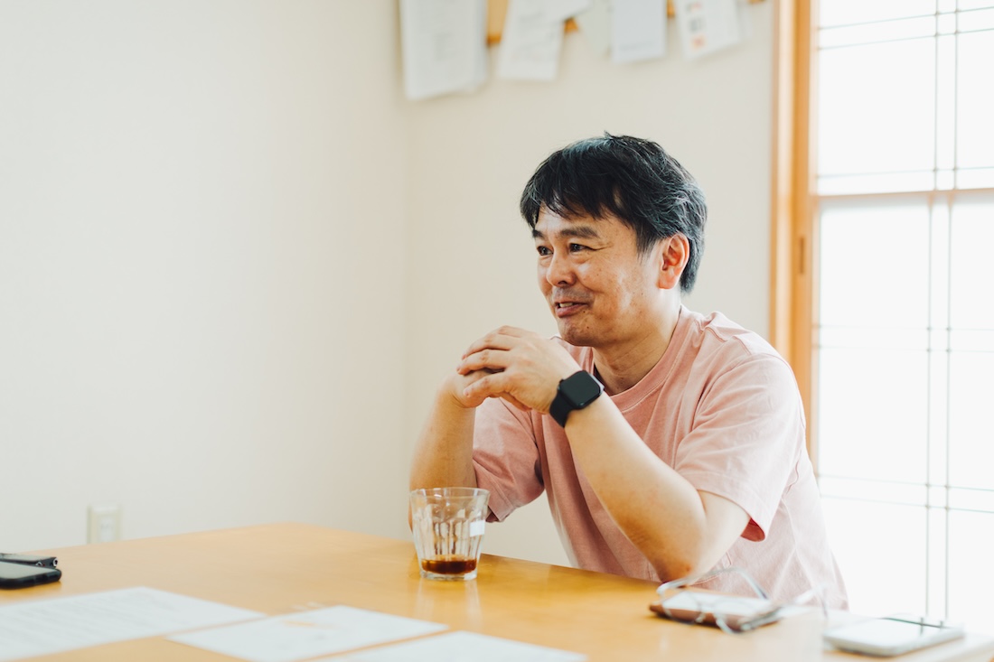 謎の現代作家アート展「トライアングル」展に込めた想い／ S&T アートディーラー上村哲也さん　