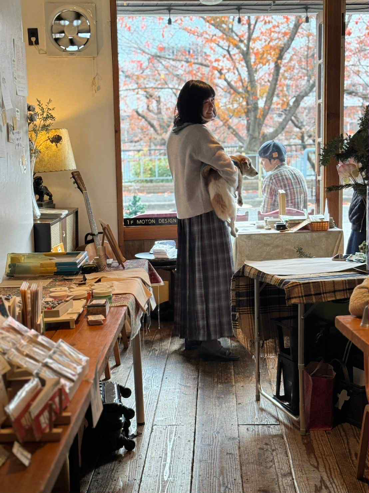 雑居ビルから川辺まで。わたしが選ぶ“まちを感じる”会場たち