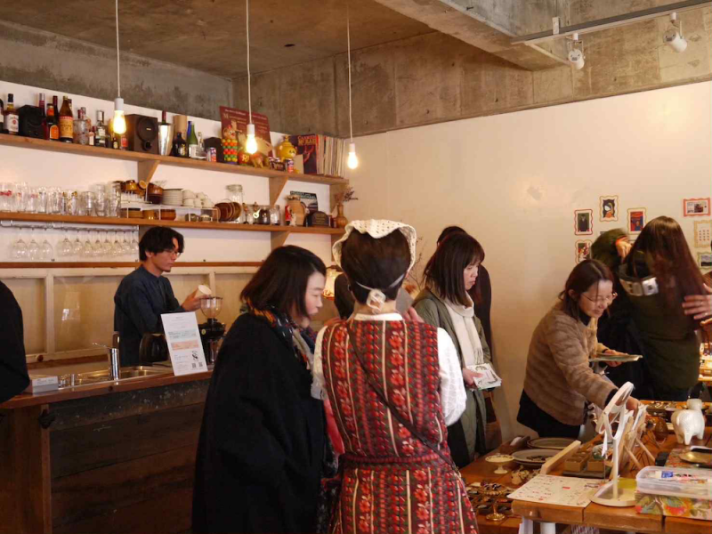 雑居ビルから川辺まで。わたしが選ぶ“まちを感じる”会場たち
