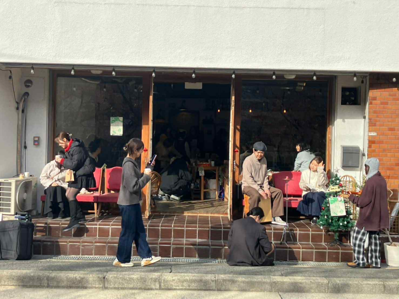 雑居ビルから川辺まで。わたしが選ぶ“まちを感じる”会場たち