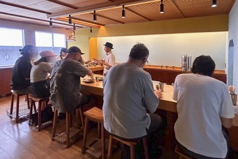 【北九州】わたしの絶品カレー⑥当たり前の食材を極上の一皿に仕上げる「骨付きチキンカレー」の真髄