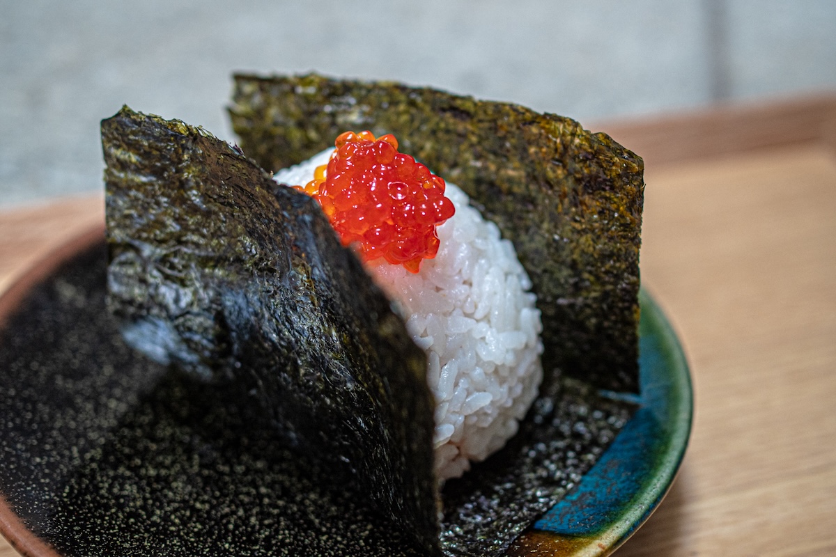 すじこおにぎり考