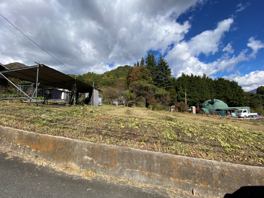 【SALE】「高原桜と朴に守られたウッドデッキ付住宅」3SLDK(建物91.83㎡/土地1,007㎡)/山梨市牧丘町・井戸川エリア 980万円