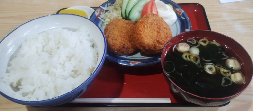 【SALE】「土蔵と途轍もなく広い土間のある三階建て古民家」4DK＋蔵＋物置+畑＋α（建物256.37㎡※母屋部分のみ/土地599.61㎡）/山梨市牧丘町・牧平エリア 870万円