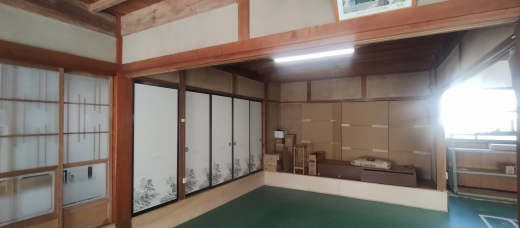 【SALE】「土蔵と途轍もなく広い土間のある三階建て古民家」4DK＋蔵＋物置+畑＋α（建物256.37㎡※母屋部分のみ/土地599.61㎡）/山梨市牧丘町・牧平エリア 870万円