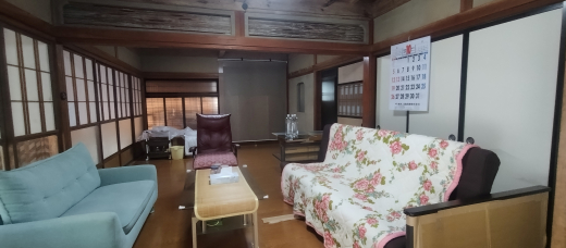 【SALE】「土蔵と途轍もなく広い土間のある三階建て古民家」4DK＋蔵＋物置+畑＋α（建物256.37㎡※母屋部分のみ/土地599.61㎡）/山梨市牧丘町・牧平エリア 870万円