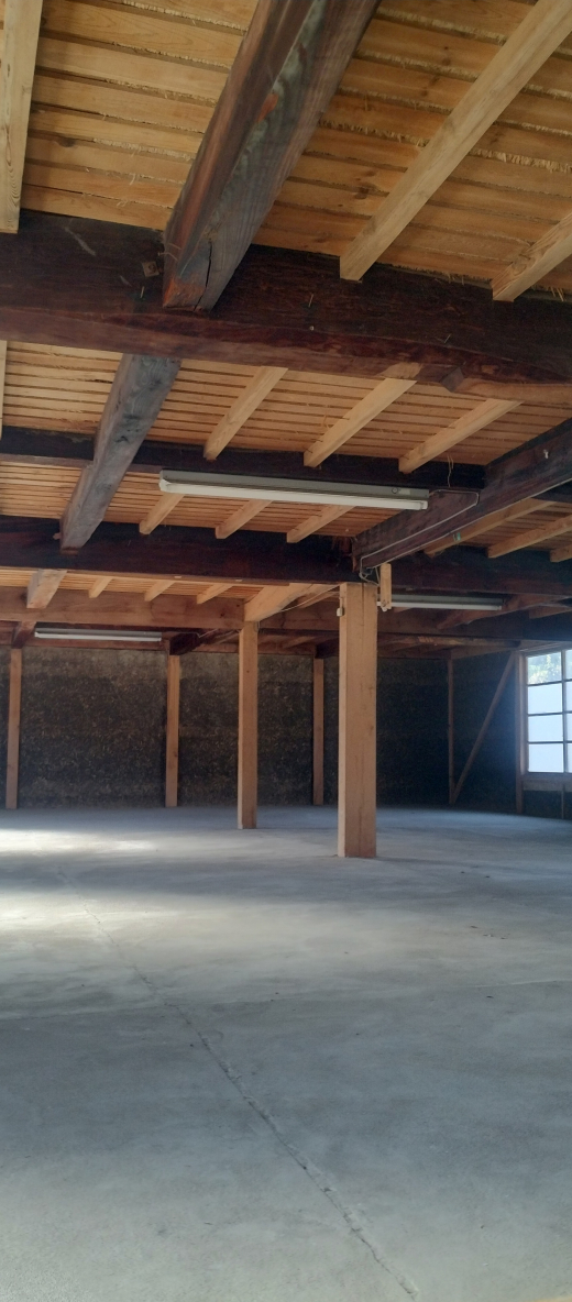 【SALE】「土蔵と途轍もなく広い土間のある三階建て古民家」4DK＋蔵＋物置+畑＋α（建物256.37㎡※母屋部分のみ/土地599.61㎡）/山梨市牧丘町・牧平エリア 870万円