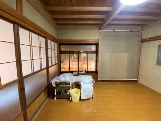 【SALE】「土蔵と途轍もなく広い土間のある三階建て古民家」4DK＋蔵＋物置+畑＋α（建物256.37㎡※母屋部分のみ/土地599.61㎡）/山梨市牧丘町・牧平エリア 870万円