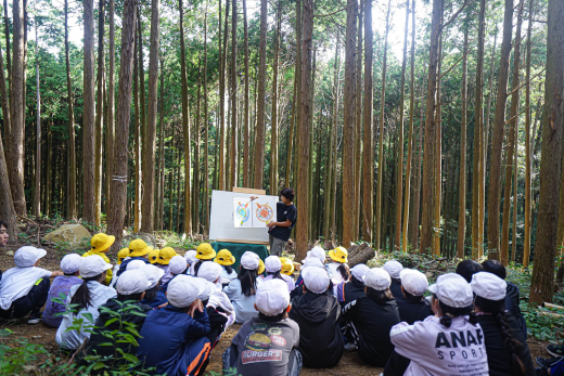 【鹿児島県出水市】手の届く世界の循環を守り、200年先もあり続ける森へ / 株式会社WOODLIFE 中尾雄基さん