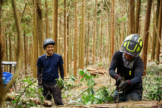【鹿児島県出水市】手の届く世界の循環を守り、200年先もあり続ける森へ / 株式会社WOODLIFE 中尾雄基さん
