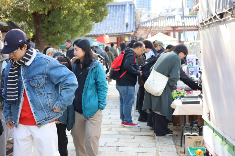 大阪最大級の蚤の市『四天王寺骨董市』で掘り出し物を探してきた！