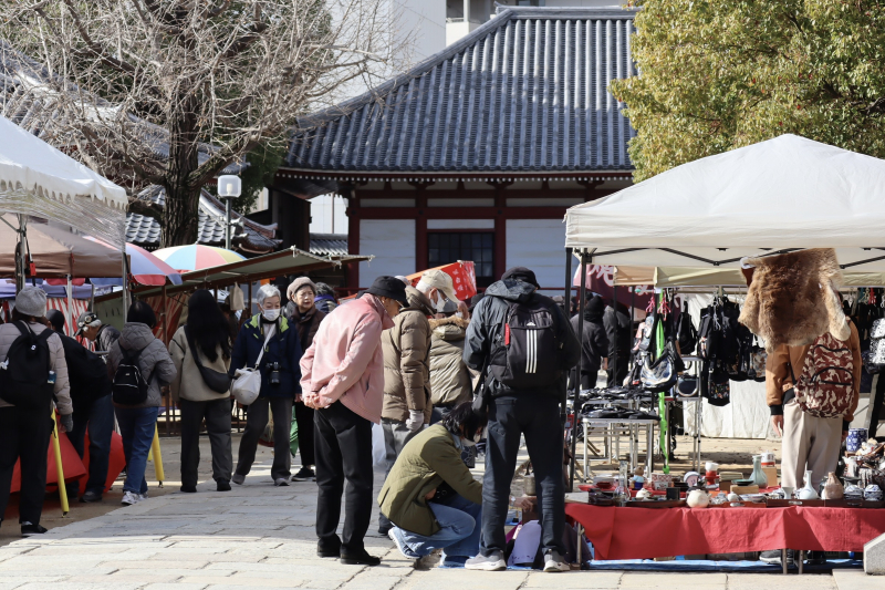 大阪最大級の蚤の市『四天王寺骨董市』で掘り出し物を探してきた！