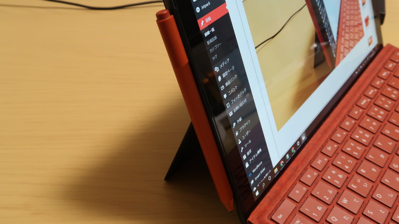 Surface Proの側面にくっついたSurface Pen
