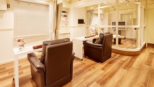 Nail Salon Blanl'or 白金店