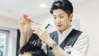 株式会社スヴェンソン メンズウィッグスタイリスト【神奈川エリア】