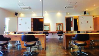 SALONS 尾道新浜店