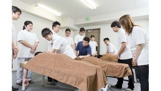 赤レンガ通り接骨院