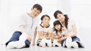 ラッキーホールディングス株式会社