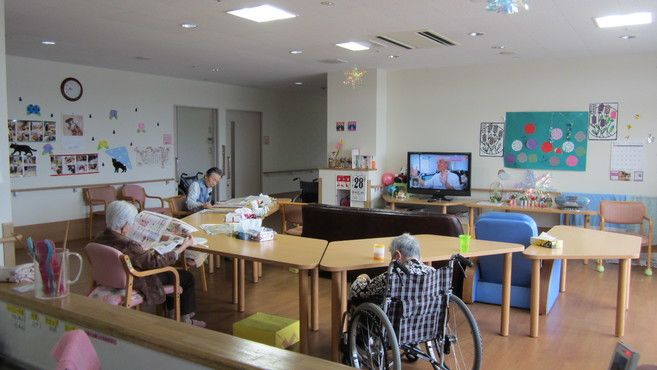 特別養護老人ホーム華の介護職 スタッフの求人 香川県丸亀市 リジョブ